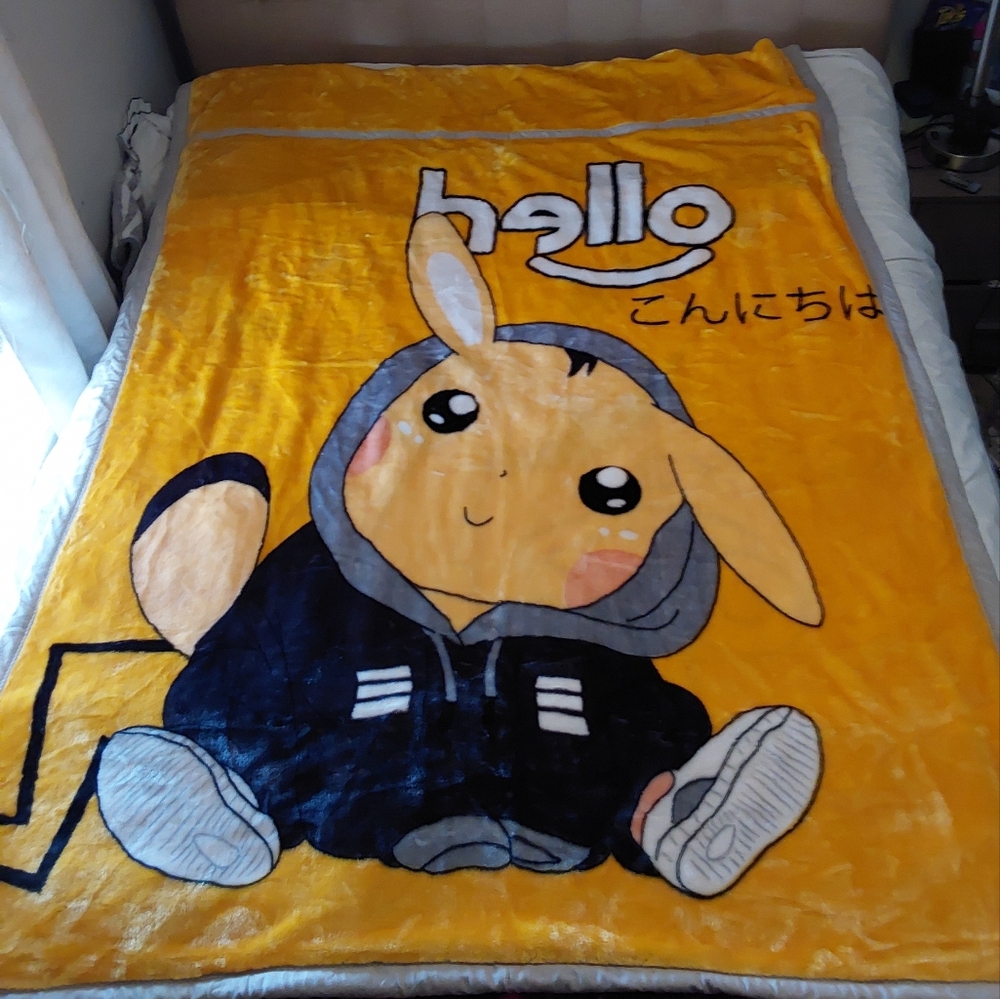 Pikachu thick blanket